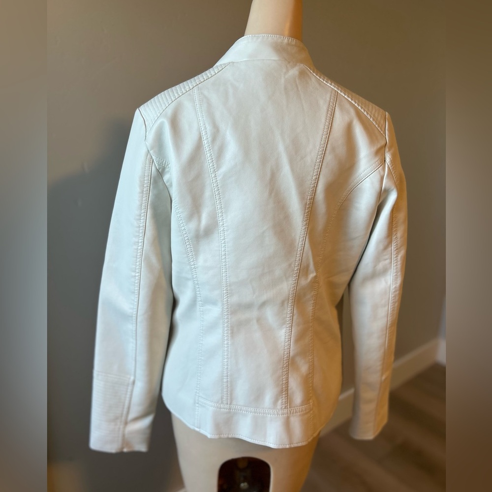 🌶️ NWOT a.n.a Women's Cream Leather Jacket. Size M - Picture 3 of 5